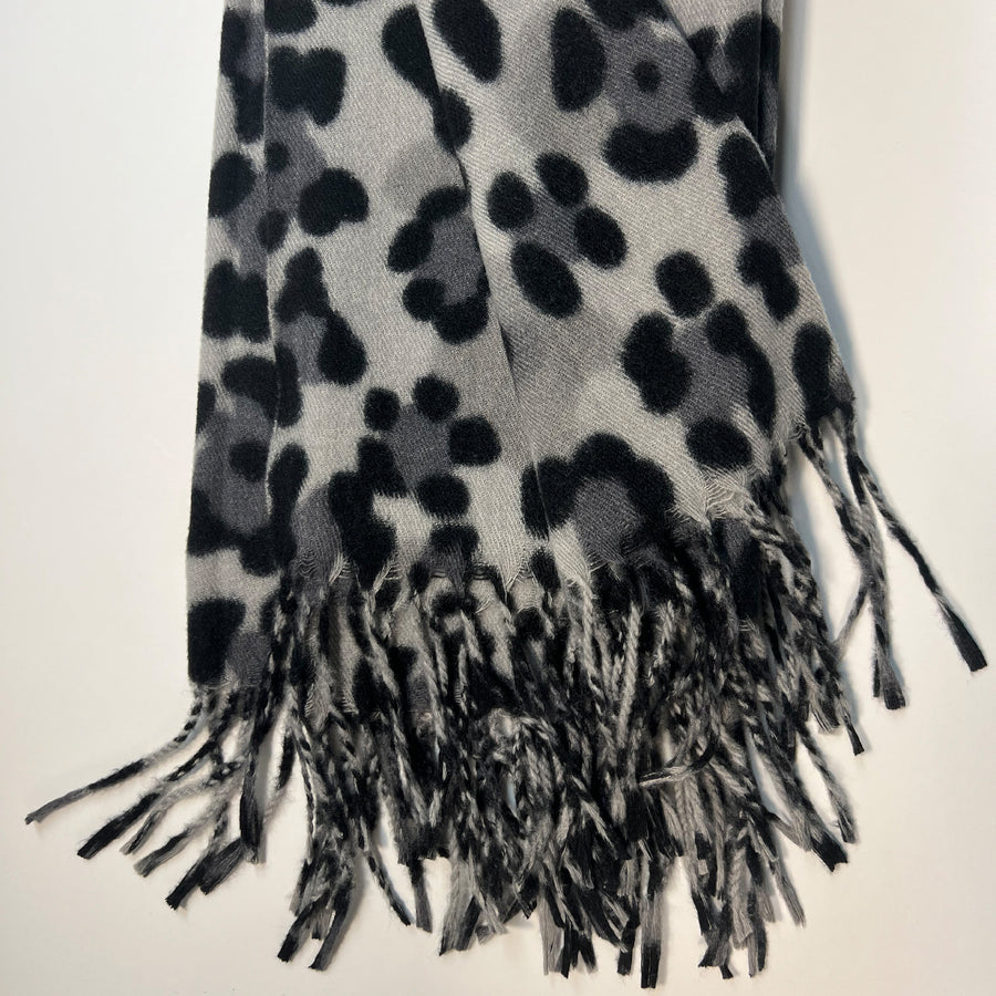 Gray Leopard Print Scarf